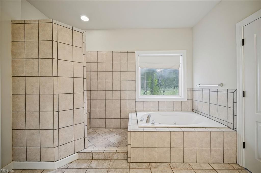 105 Meredith Way Property Photo 24