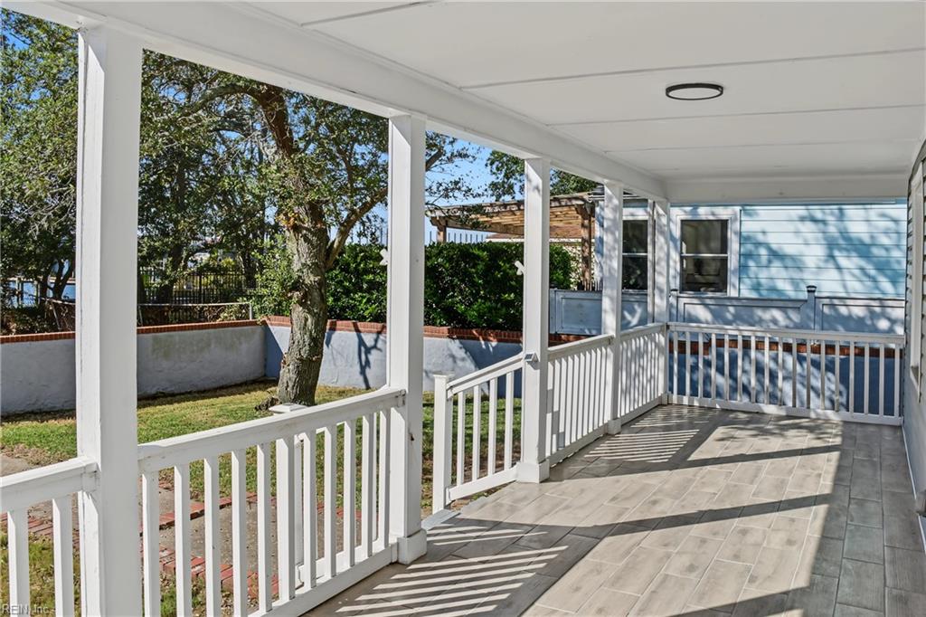 1129 Little Bay Ave Property Photo 3