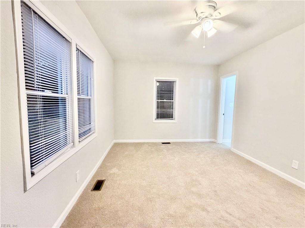 8022 Chesapeake Blvd Property Photo 12
