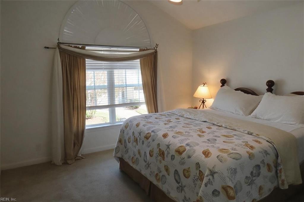 1102 Sawgrass Ln N Property Photo 15