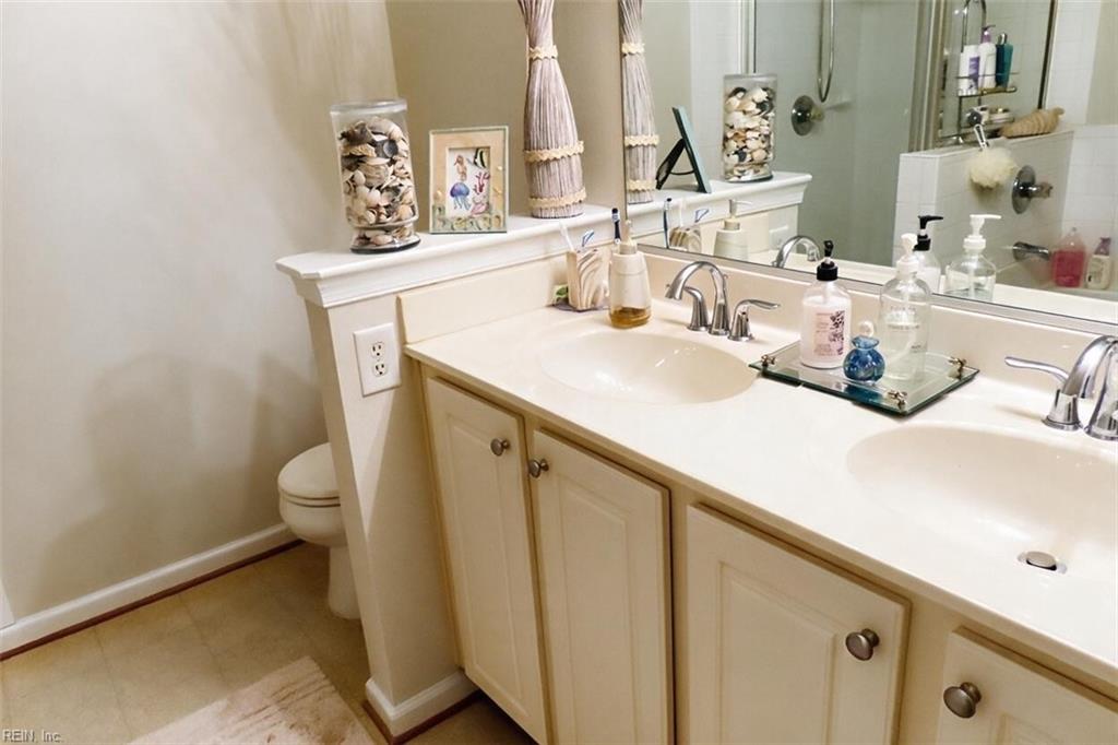 1102 Sawgrass Ln N Property Photo 16