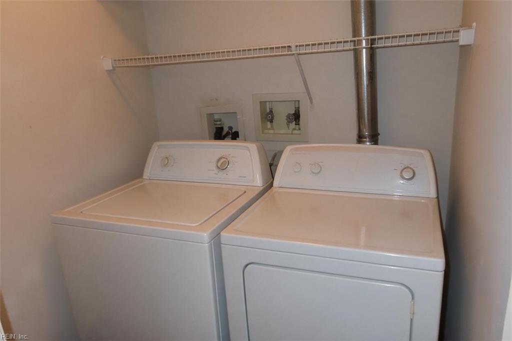 1102 Sawgrass Ln N Property Photo 21