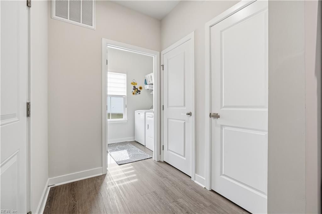 1047 Breakwater Trl Property Photo 23