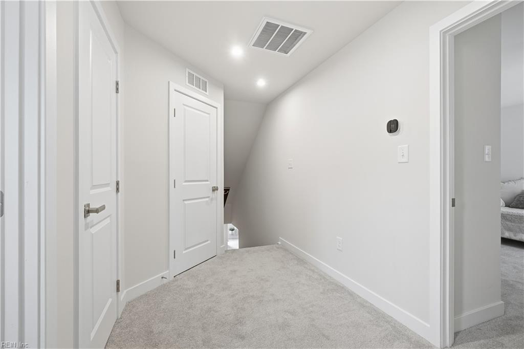 1047 Breakwater Trl Property Photo 24