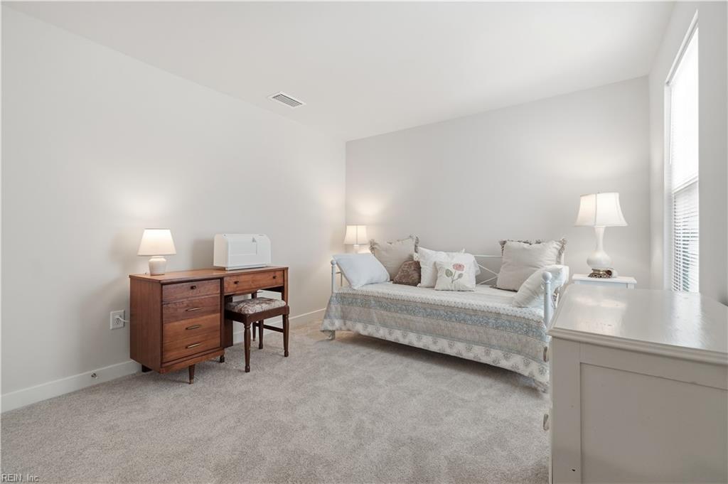 1047 Breakwater Trl Property Photo 25