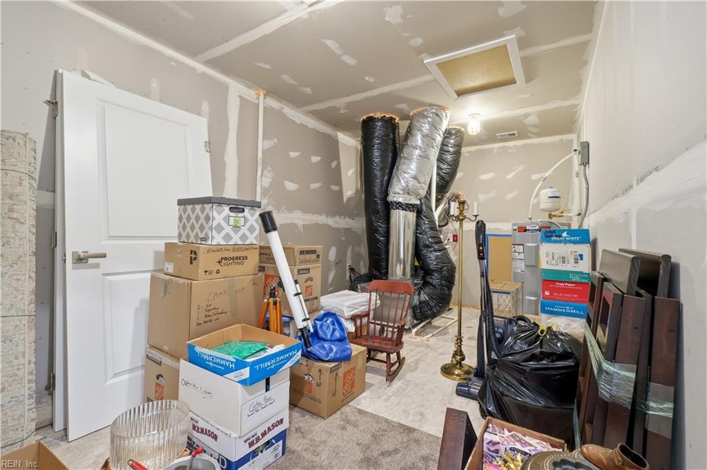 1047 Breakwater Trl Property Photo 31