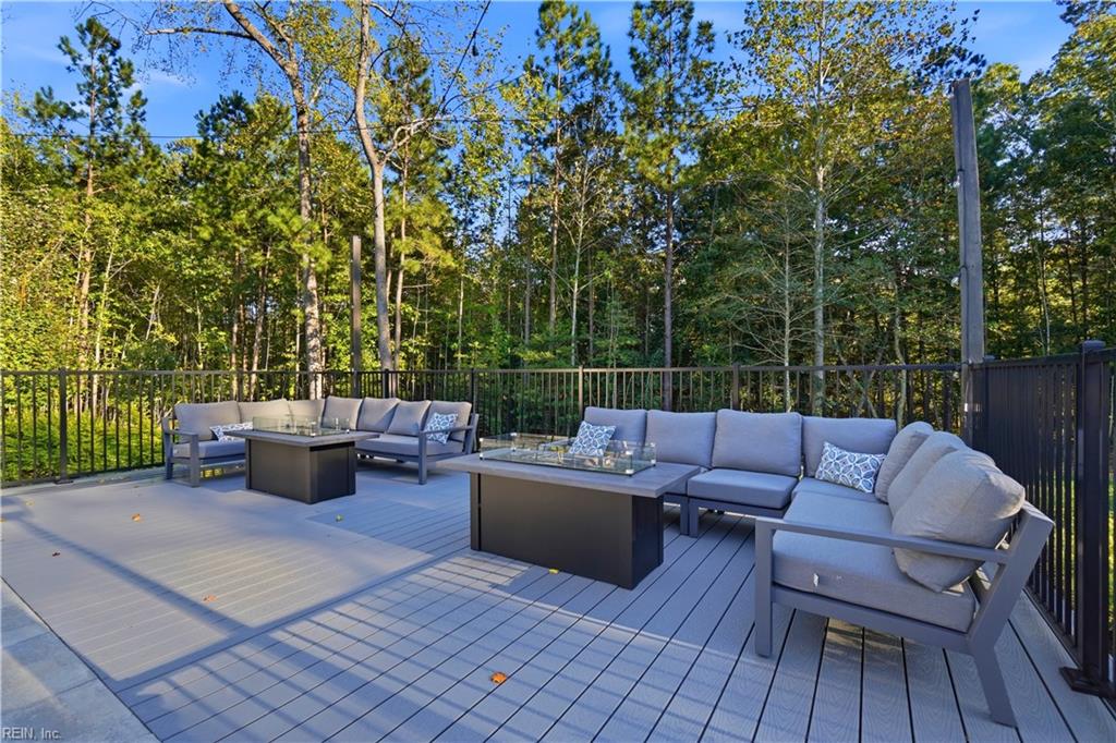 1047 Breakwater Trl Property Photo 49
