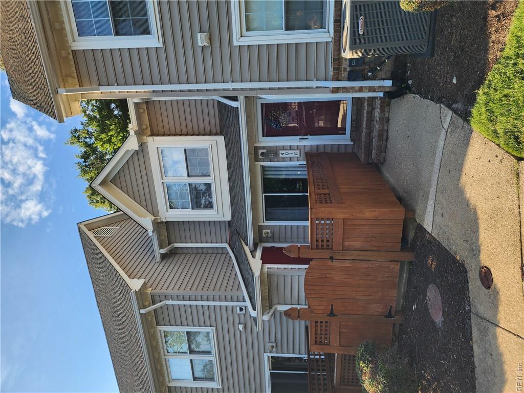 401 Henley Ct Property Photo 1