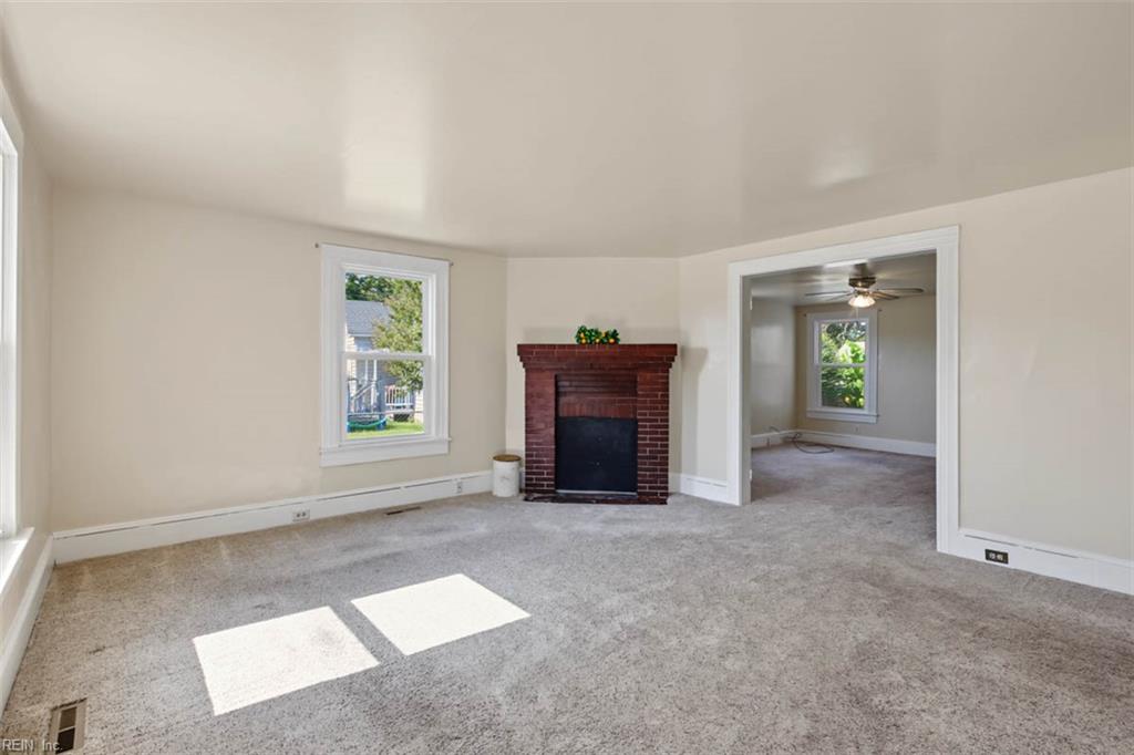 432 W Main St Property Photo 6