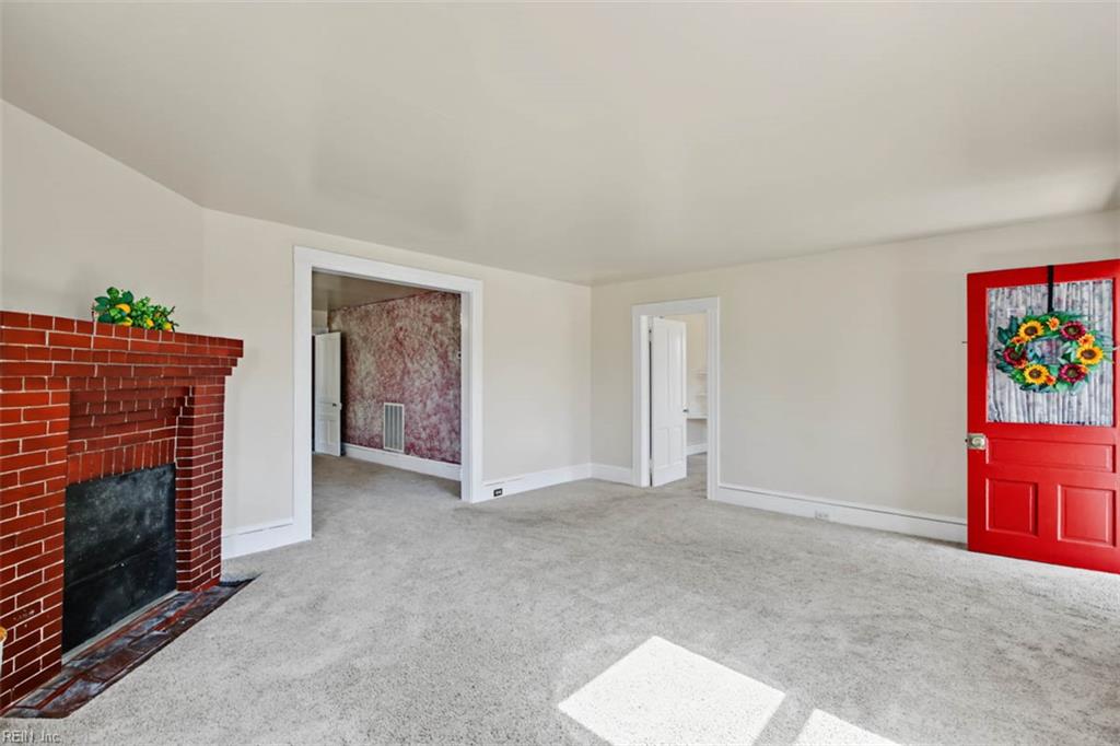 432 W Main St Property Photo 7