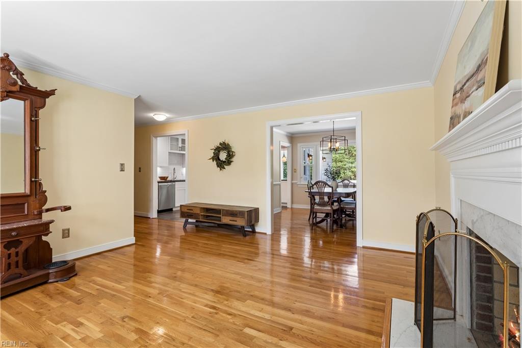 11 Royall Pl Property Photo 4