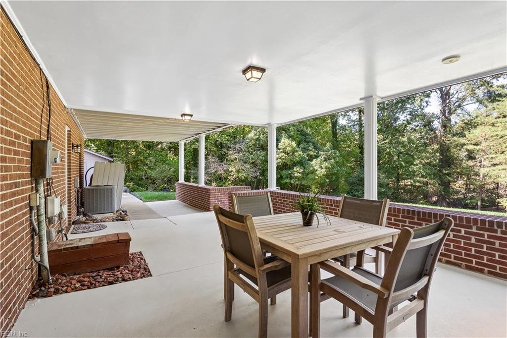 11 Royall Pl Property Photo 34