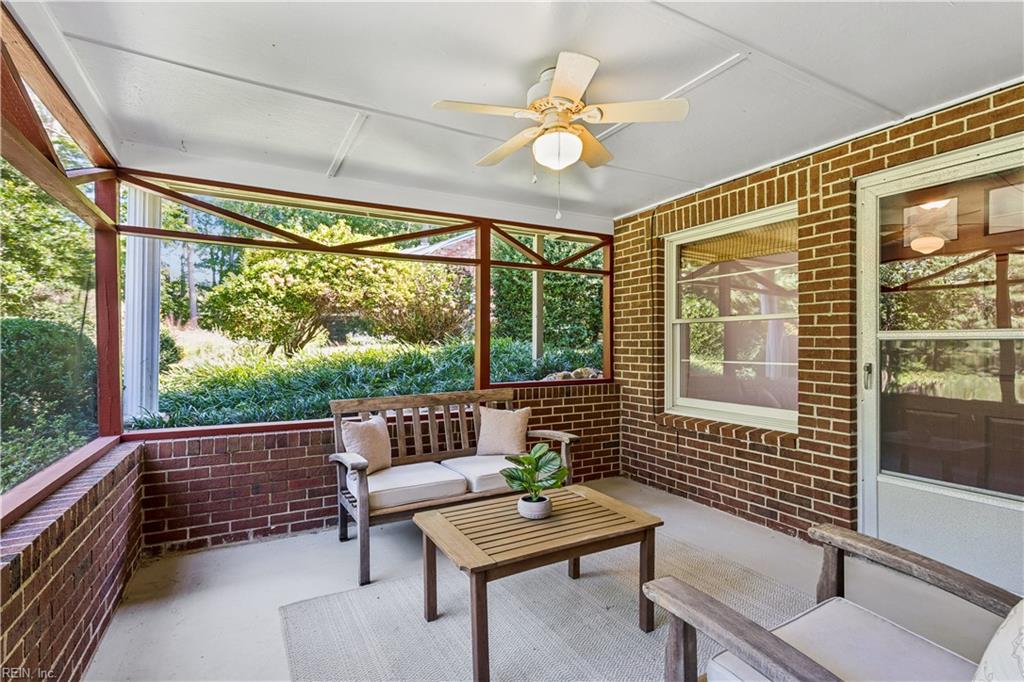 11 Royall Pl Property Photo 35