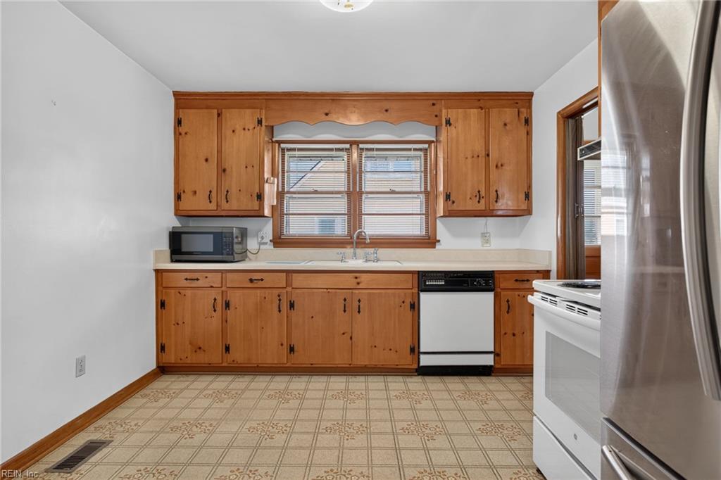 2009 Bay Ave Property Photo 16