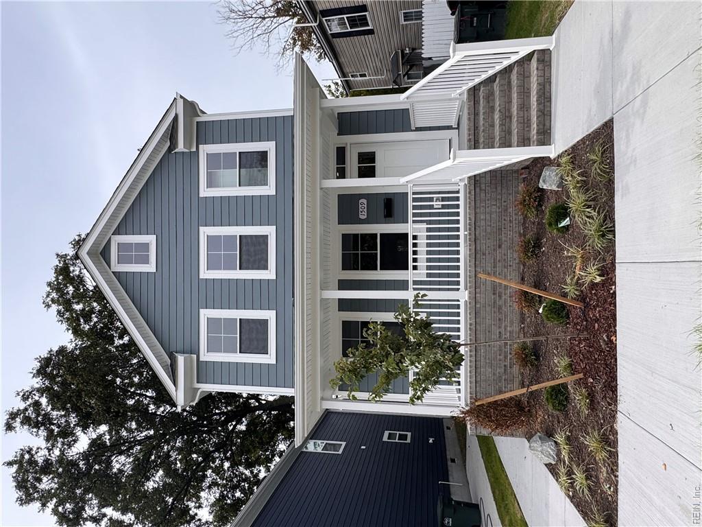 1509 Selden Ave Property Photo 1