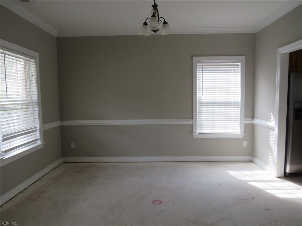 1004 Poquoson Xing Property Photo 4