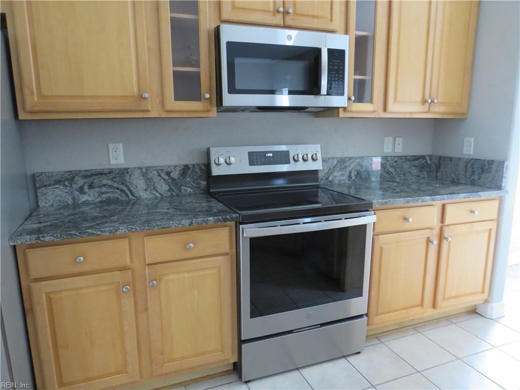 1004 Poquoson Xing Property Photo 8