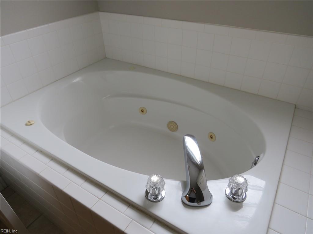 1004 Poquoson Xing Property Photo 17