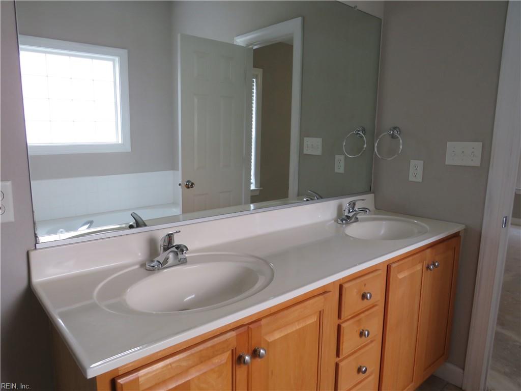 1004 Poquoson Xing Property Photo 19