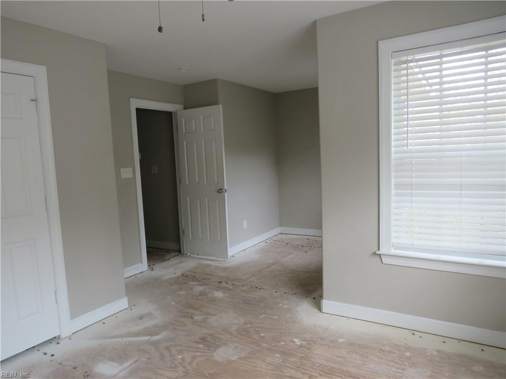 1004 Poquoson Xing Property Photo 21