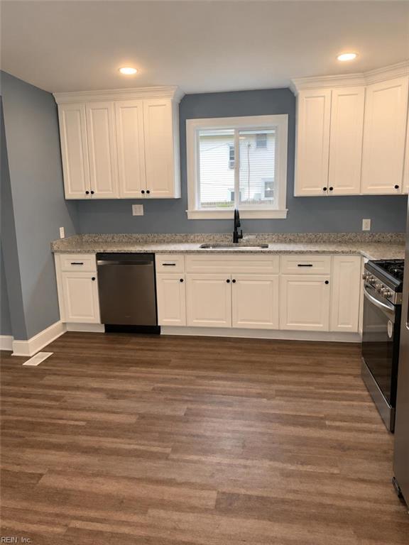 1721 Barron St Property Photo 8