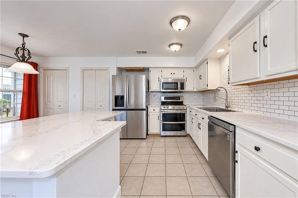150 White Cedar Ln Property Photo 4