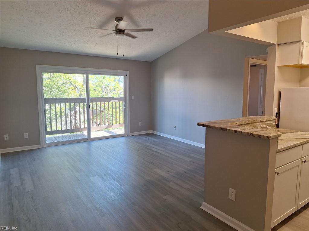 20 Wells Ct Property Photo 3