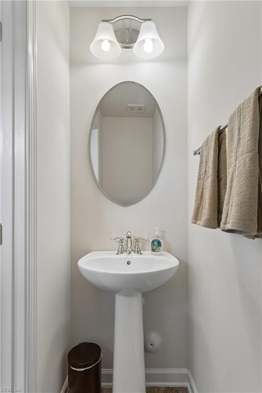 5864 Pilmour Dr Property Photo 9