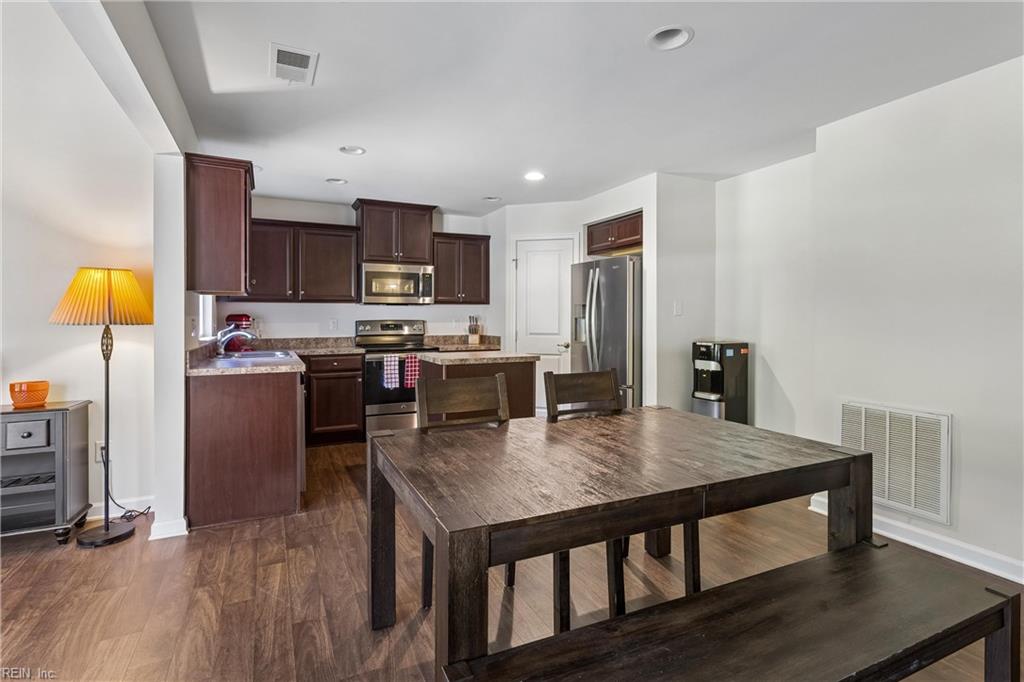 5864 Pilmour Dr Property Photo 14