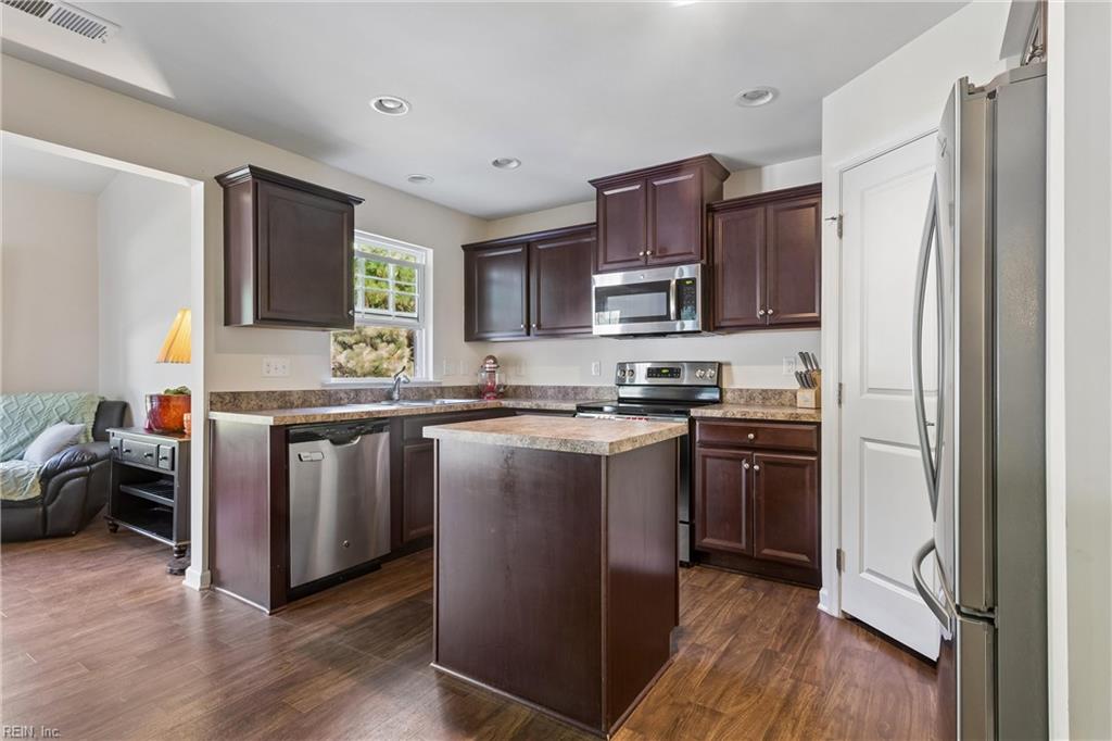 5864 Pilmour Dr Property Photo 17