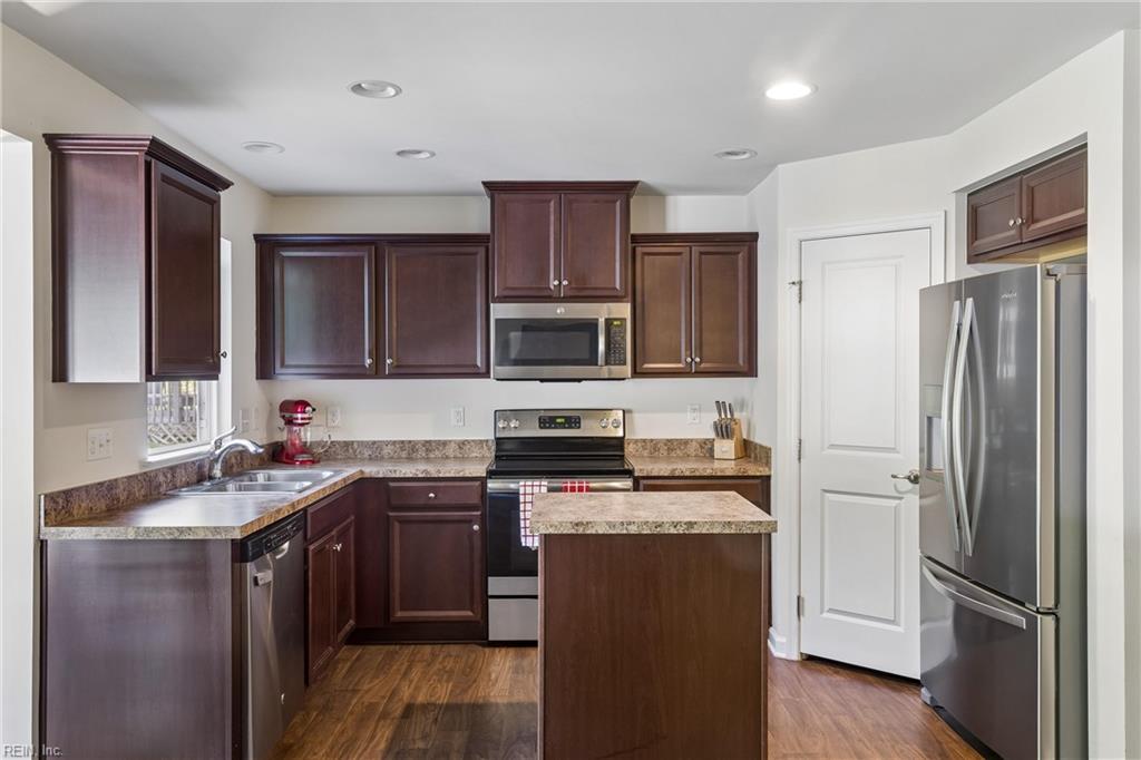 5864 Pilmour Dr Property Photo 18