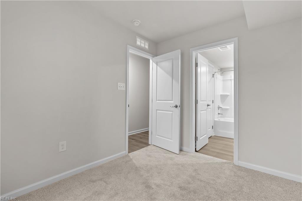 128 Shipwright Ln Property Photo 5
