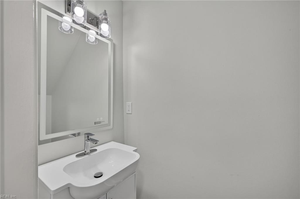 753 Helmsdale Way Way Property Photo 5