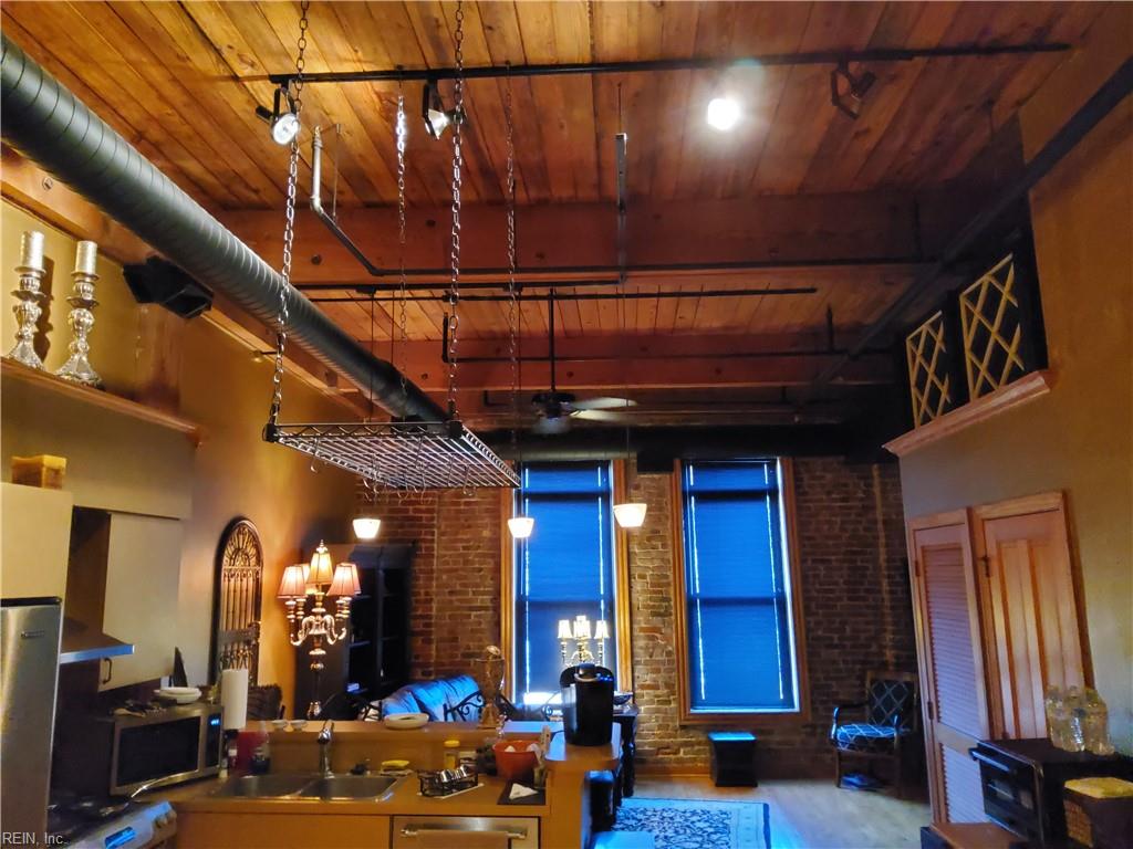 230 Tazewell St Property Photo 12