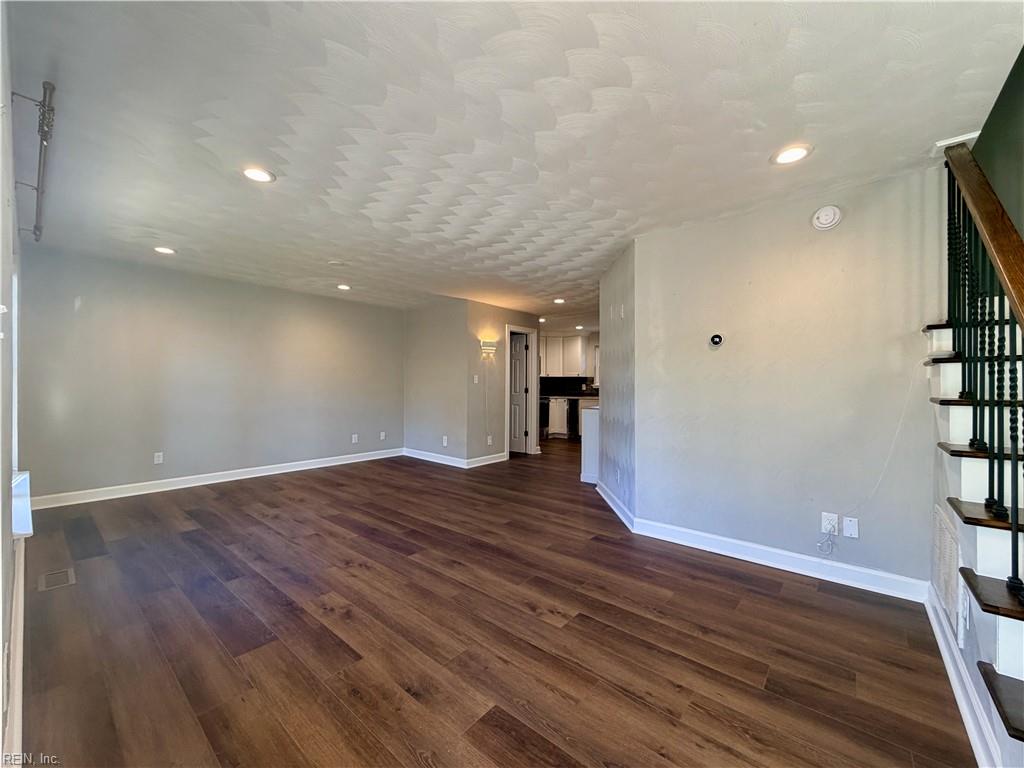 532 Lenox Ave Property Photo 4