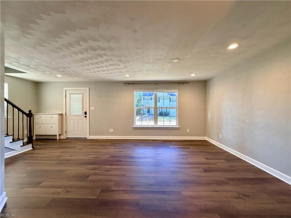 532 Lenox Ave Property Photo 7