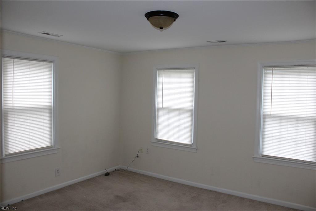 35 Taylor Ave Property Photo 18