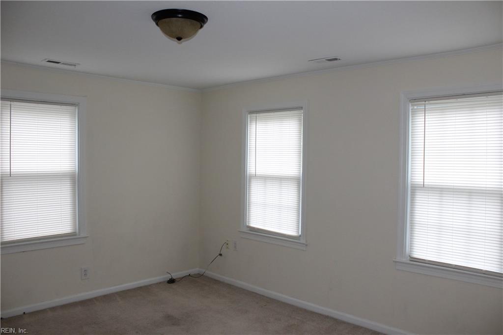 35 Taylor Ave Property Photo 24