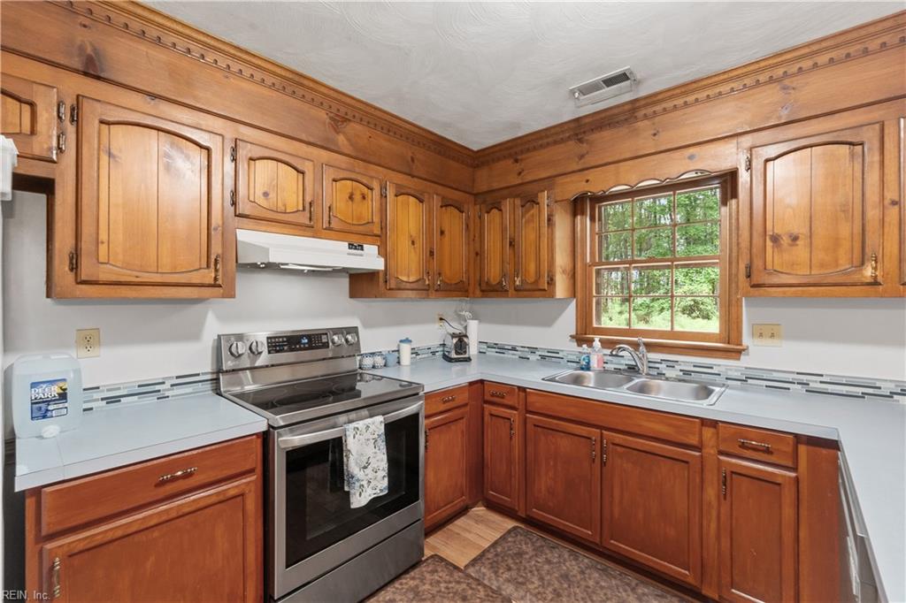 1025 Taft Rd Property Photo 3