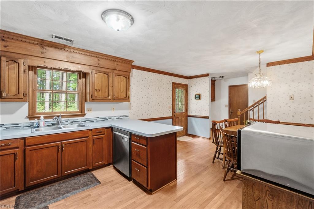 1025 Taft Rd Property Photo 4