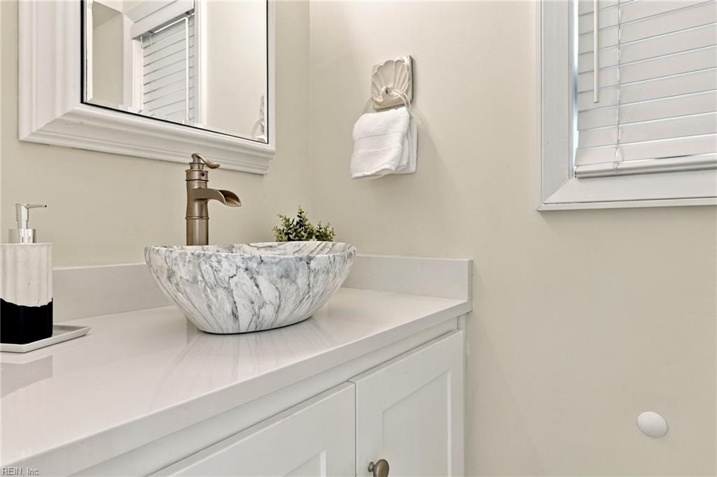 3756 Surry Rd Property Photo 14