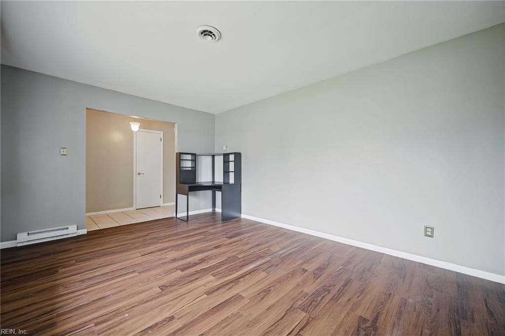 245 Palace Green Blvd Property Photo 8