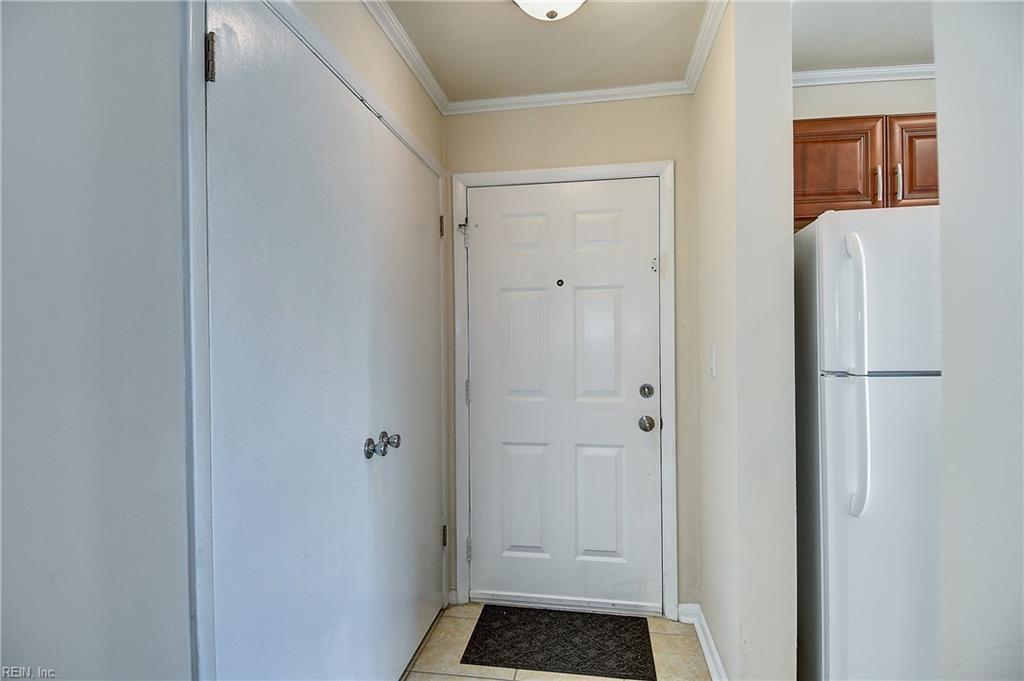 1813 Chantilly Ct Property Photo 4