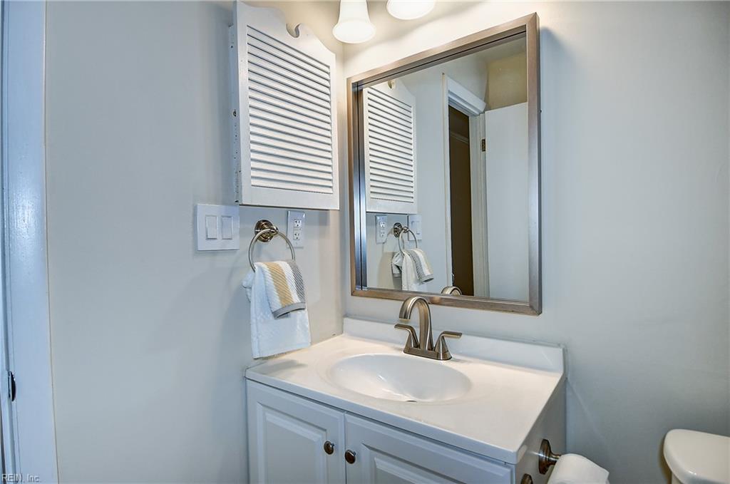 1813 Chantilly Ct Property Photo 23