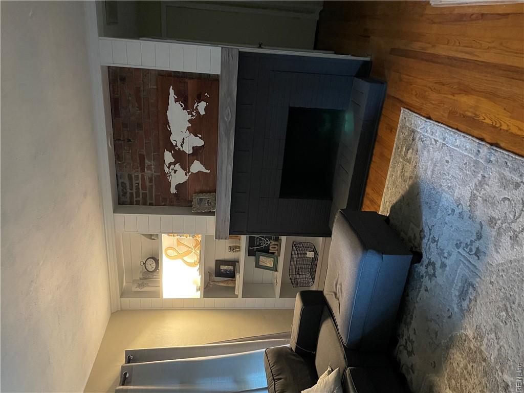 7029 Suburban Arch Property Photo 6