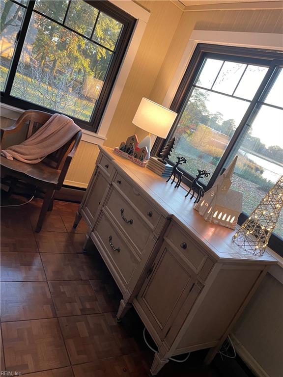 7029 Suburban Arch Property Photo 7
