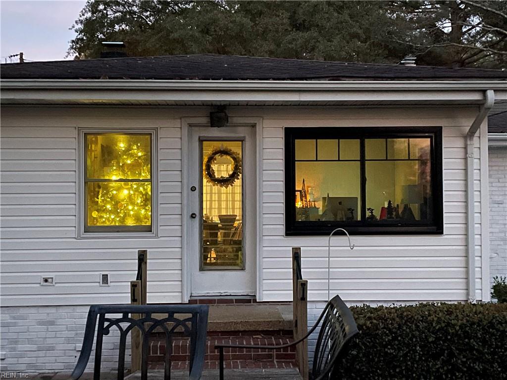 7029 Suburban Arch Property Photo 8