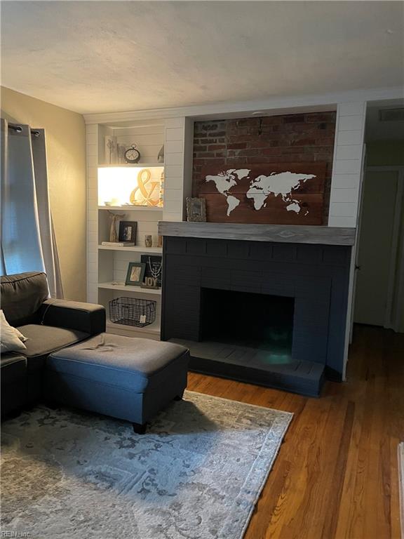 7029 Suburban Arch Property Photo 16