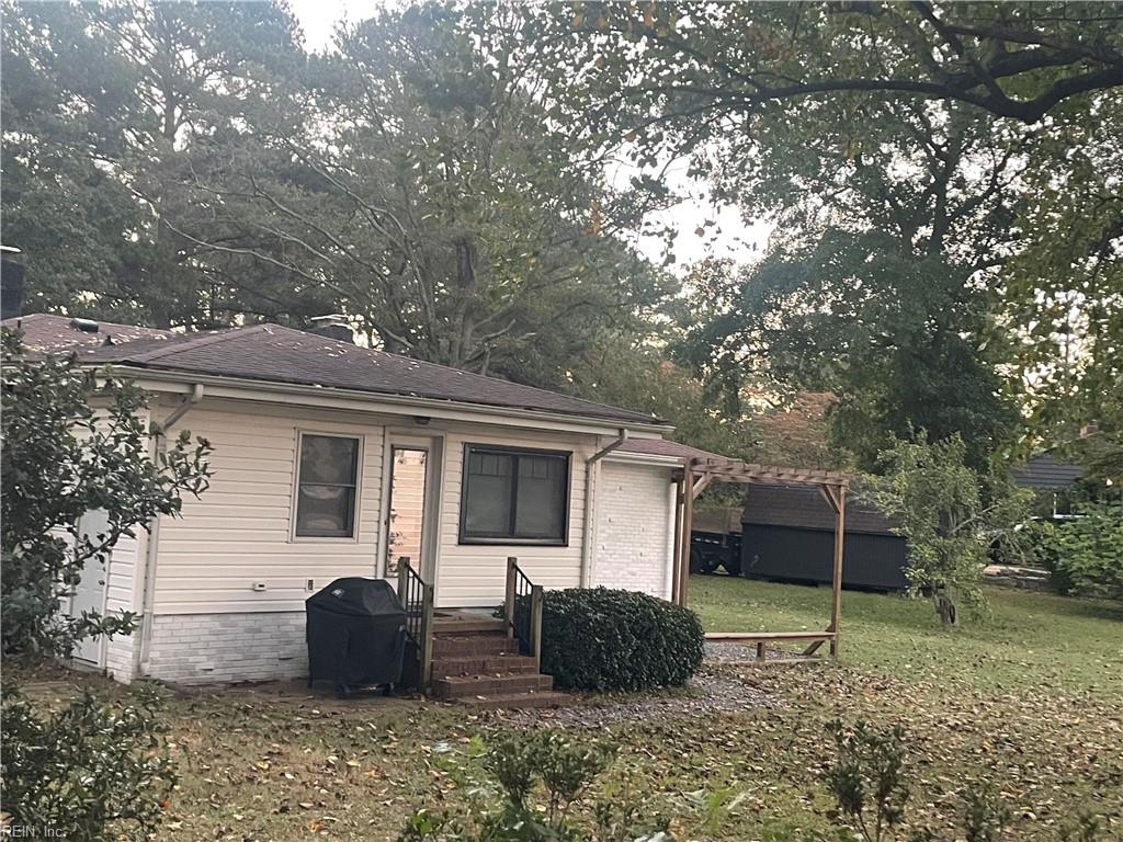 7029 Suburban Arch Property Photo 22