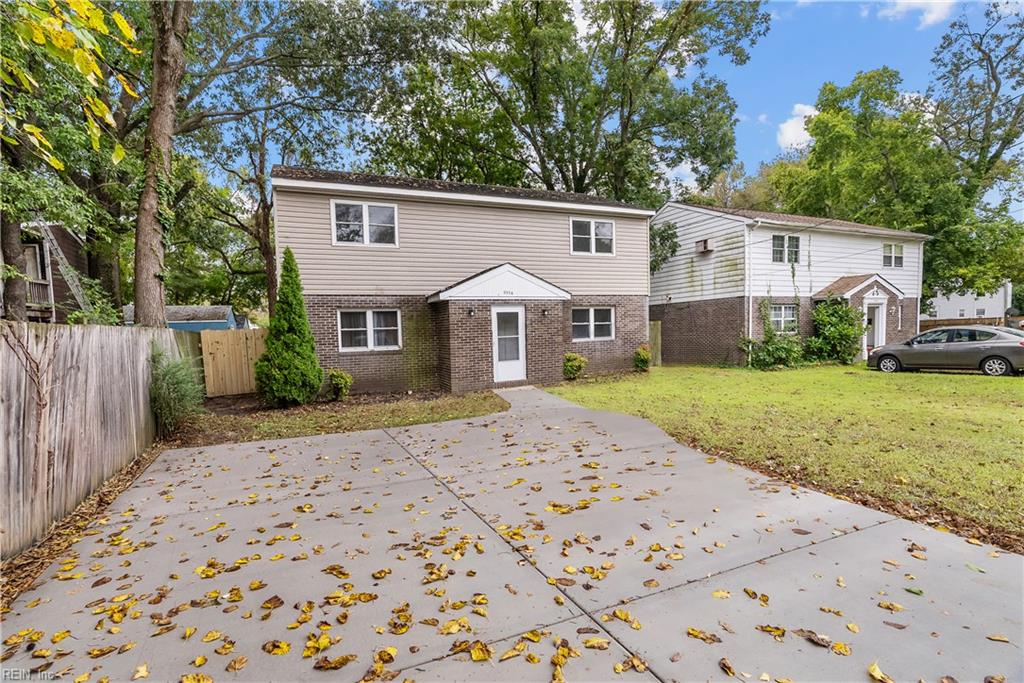 9554 Lakeside Dr Property Photo 1
